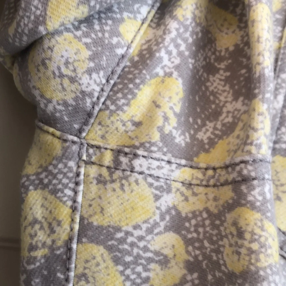 J. McLaughlin Lexie gray and yellow slim comfort jeans NWOT Sz 10 - Picture 4 of 9